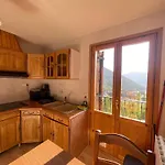 Uria Apartman *