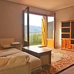 Uria Apartment Gavin