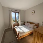 Apartment Uria Gavin