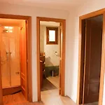 Uria Apartment Gavin