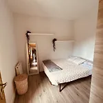 Uria Apartment Gavin