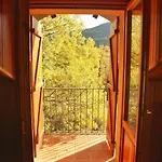 Uria Apartment *