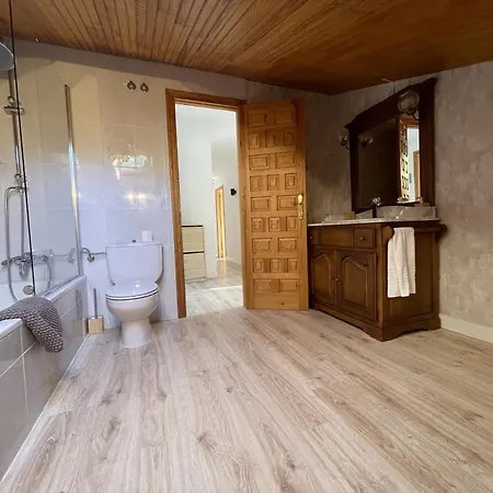 Uria Apartment *