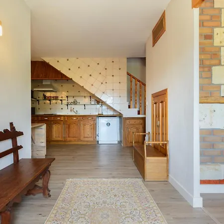 Uria Apartment